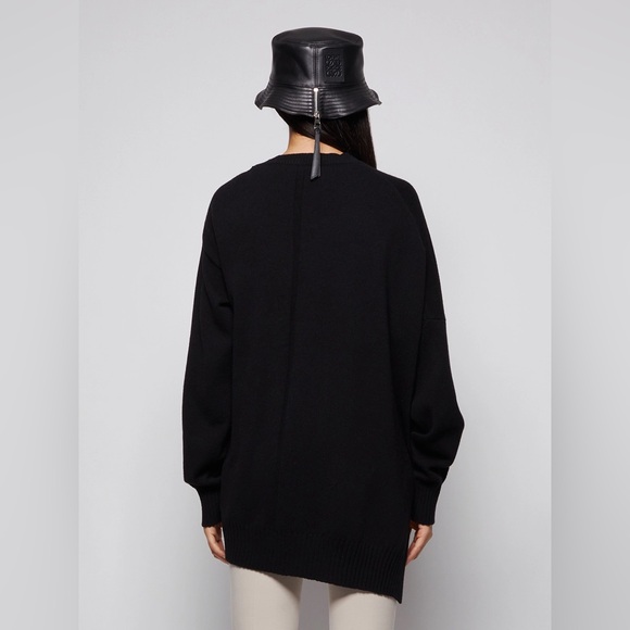 THE ROW Clelia Oversized Wool-Cashmere Sweater in Black (Size:L) - Picture 3 of 15